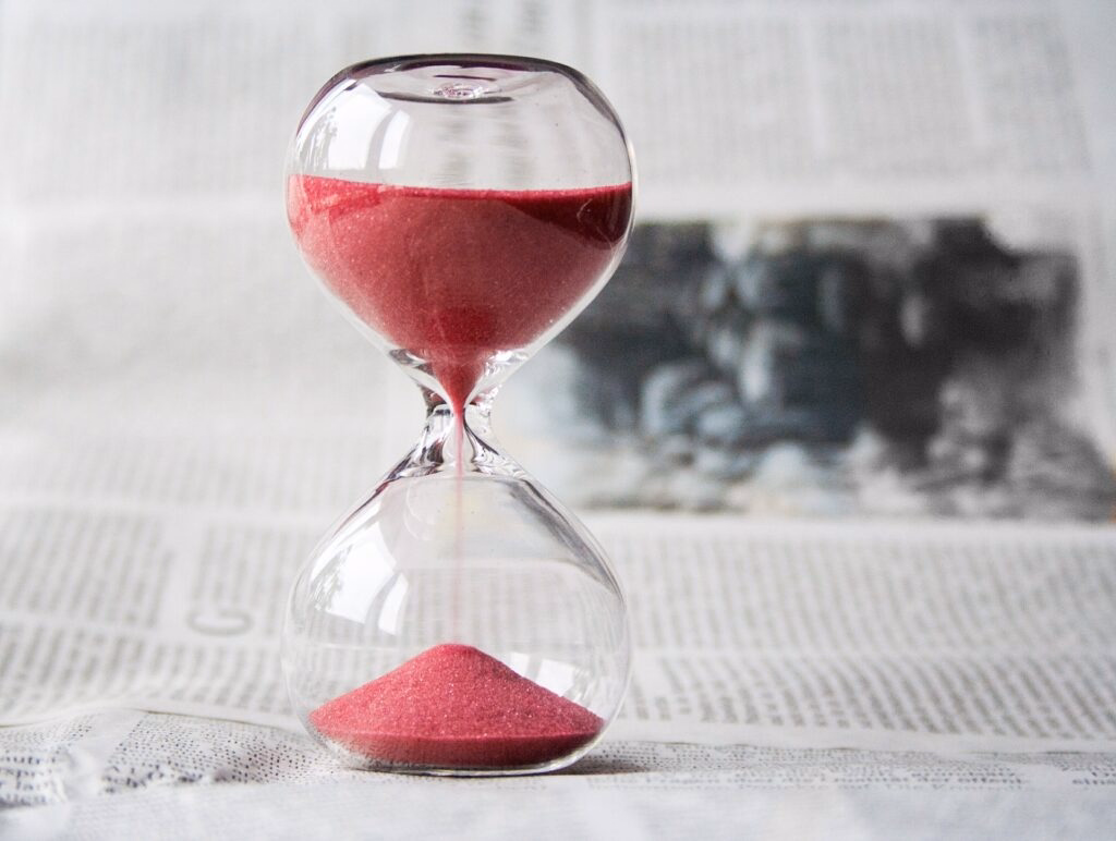 hourglass-620397_1920-1024x772.avif
